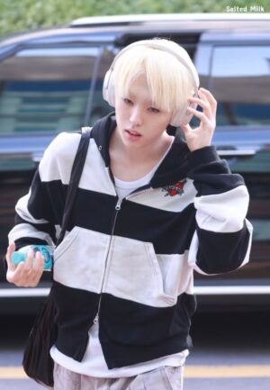 HYUI同款黑白間條HOODIE外套